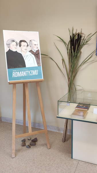 Zdjęcie kolorowe, fragment wystawy w Bibliotece Rok romantyzmu 2022