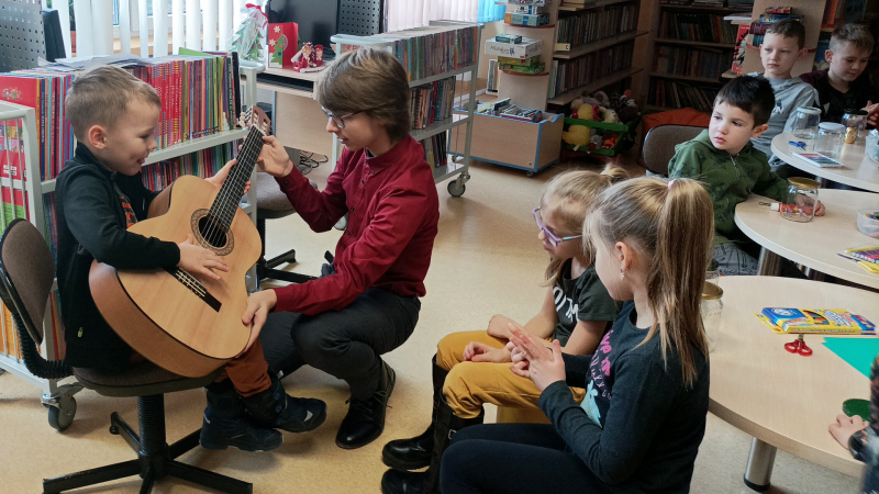 Zdjęcie kolorowe, Biblioludki i Dzień Babci - zajęcia w Bibliotece