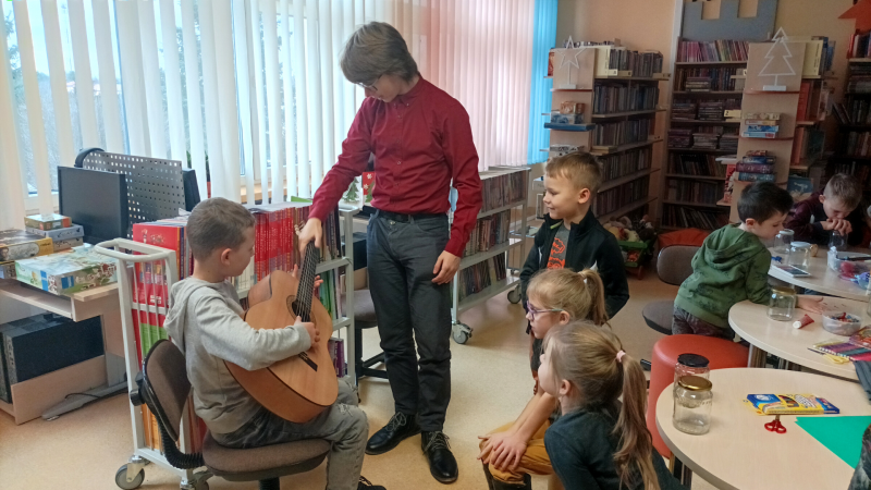 Zdjęcie kolorowe, Biblioludki i Dzień Babci - zajęcia w Bibliotece